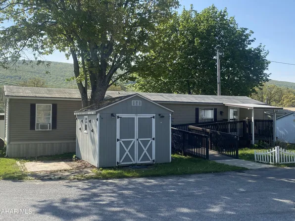 250 Bud Cir, Altoona, PA 16602
