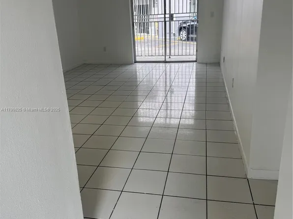 2710 W 76th St APT 103, Hialeah, FL 33016