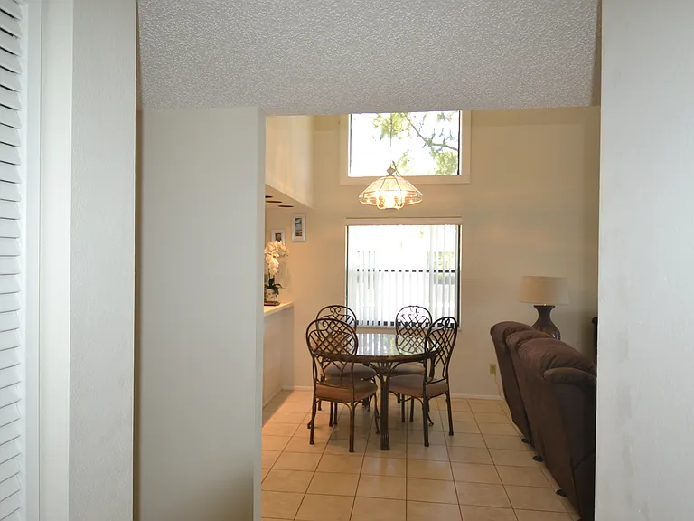 336 Woodlake Wynde — Photo 5
