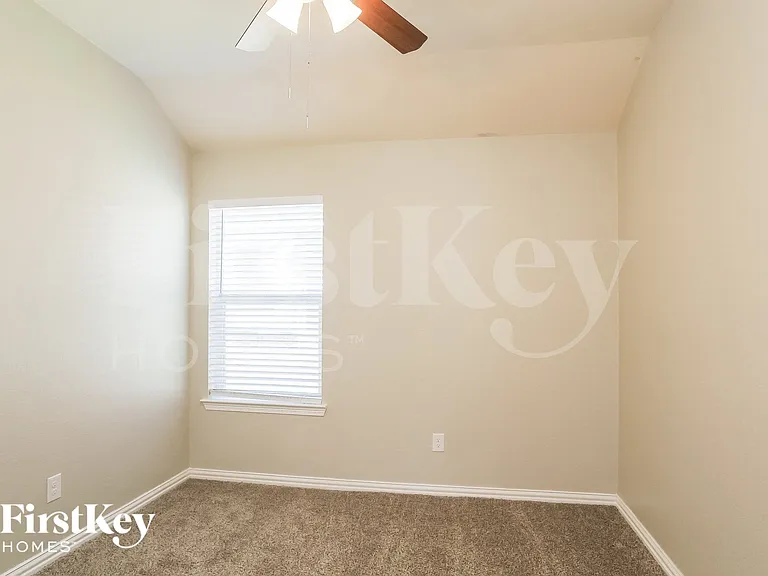 2227 Nicholas Xing — Photo 11