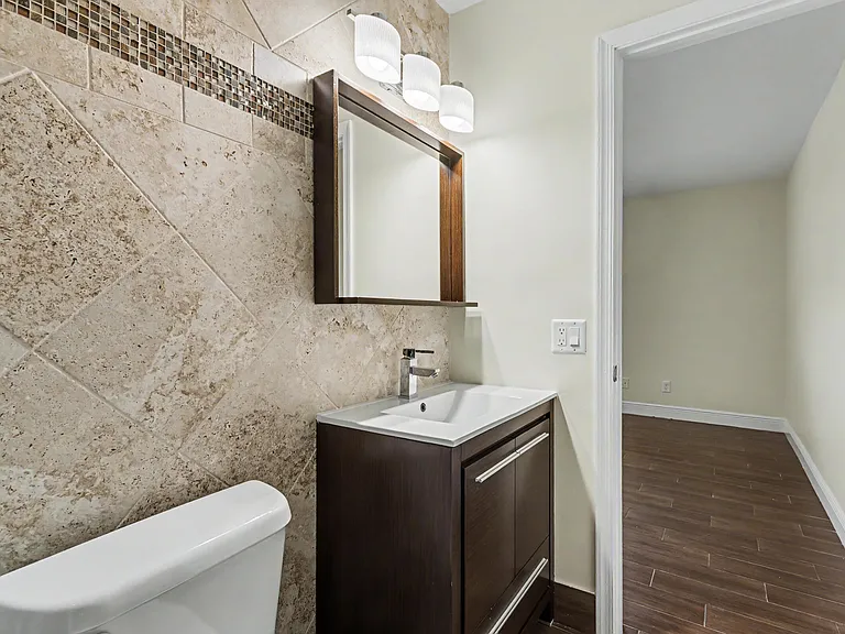 1250 SW 113th Ter #204 — Photo 6