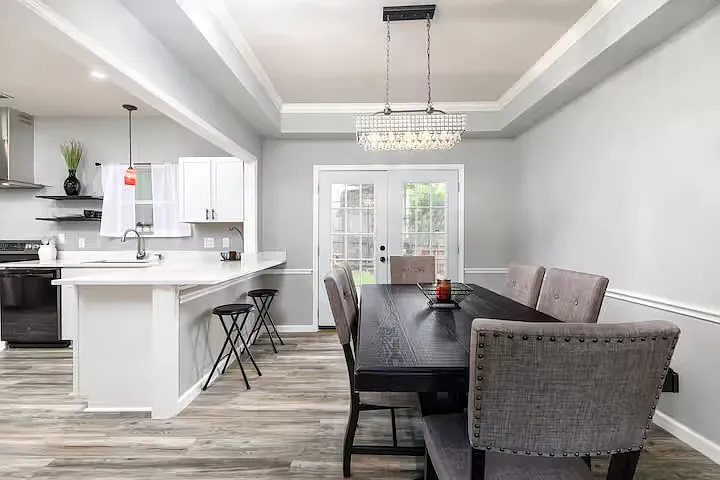 4 bed, 2072 sqft, $2,250 — Photo 3