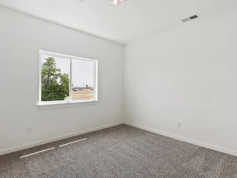 Hawk's Landing Apartments — Photo 30