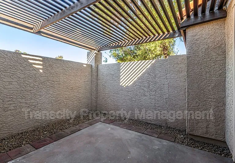 2143 E Center Ln #2 — Photo 22