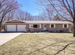 106 Cedar Cir, Poynette, WI 53955