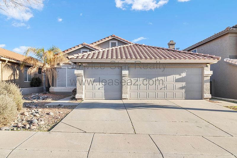 1st image of 1020 E Amberwood Dr