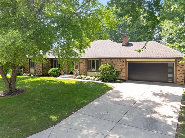 3986 Creekwood Dr, Greenwood, IN 46142