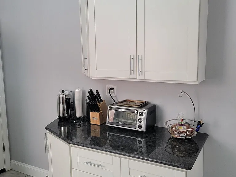 6 Peirce Ave — Photo 4