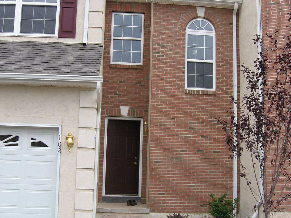 Front of townhome
