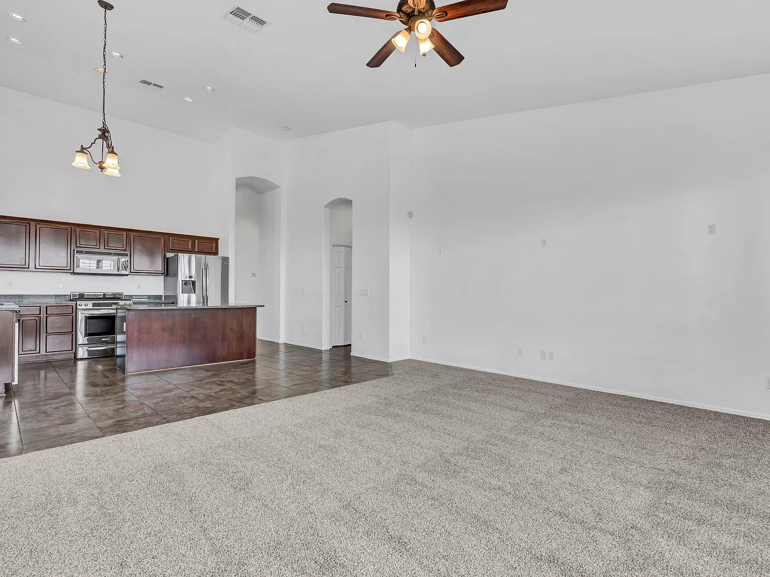 3 bed, 1910 sqft, $2,795 — Photo 2