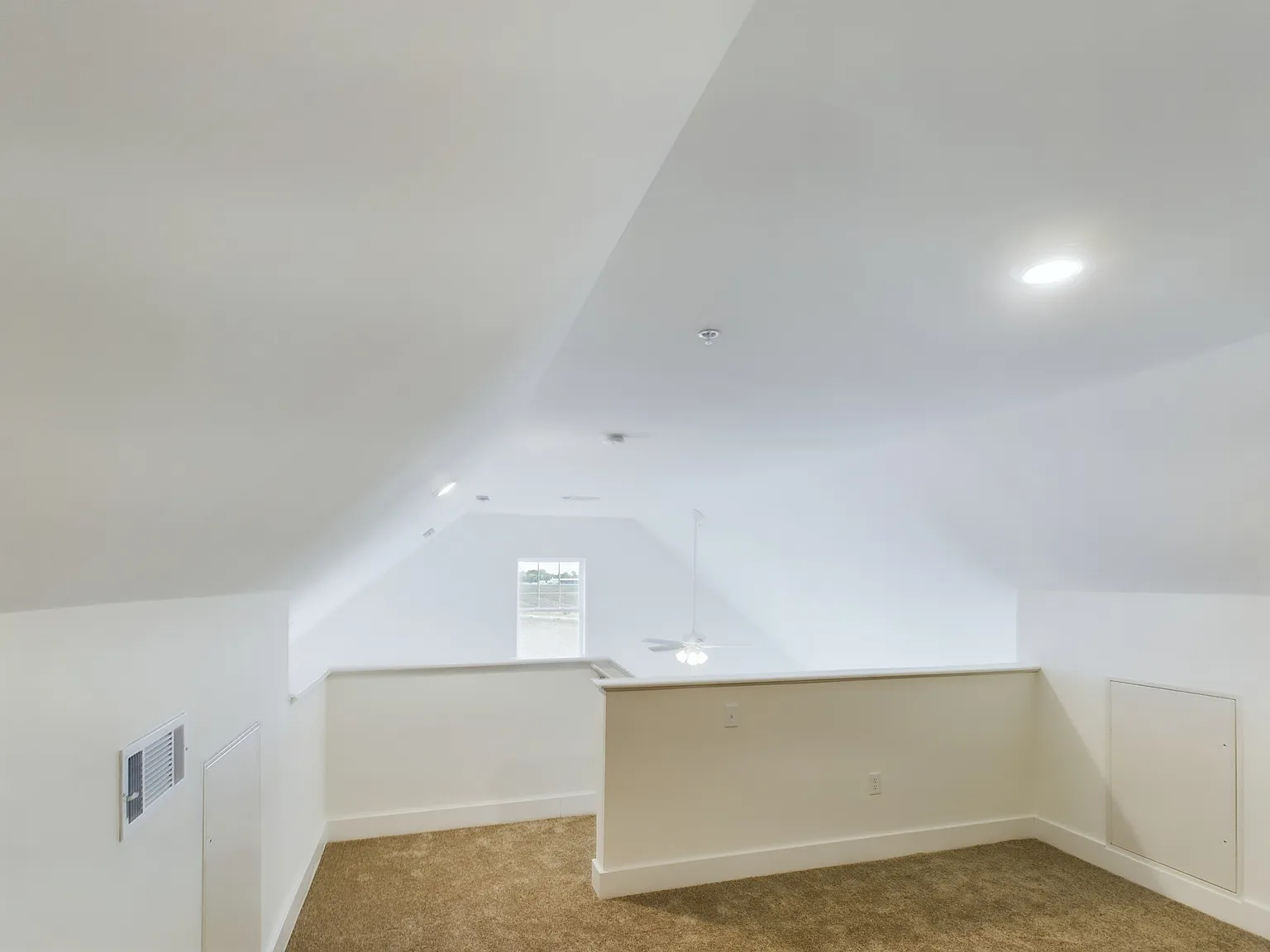 2 bed, 1390 sqft, $2,169 — Photo 2