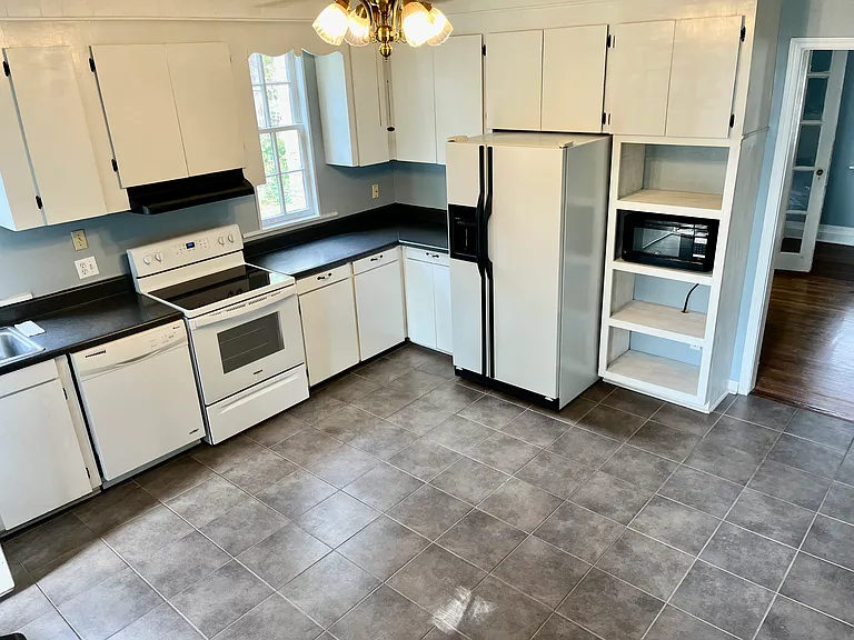 185 Oakridge Ave — Photo 5