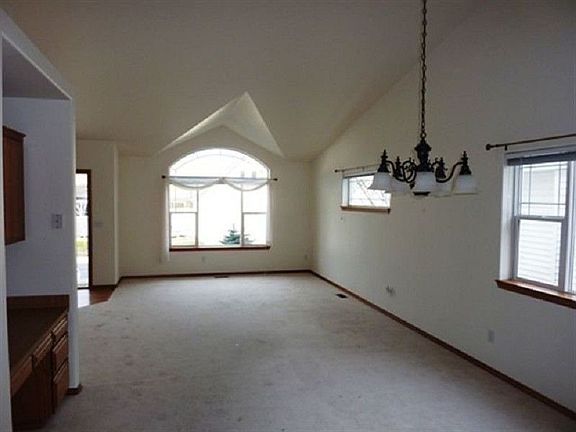 5th image of 1411 S Avalon Ln