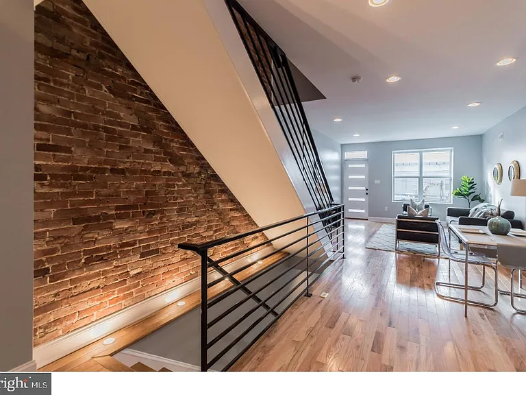 2441 Federal St — Photo 11