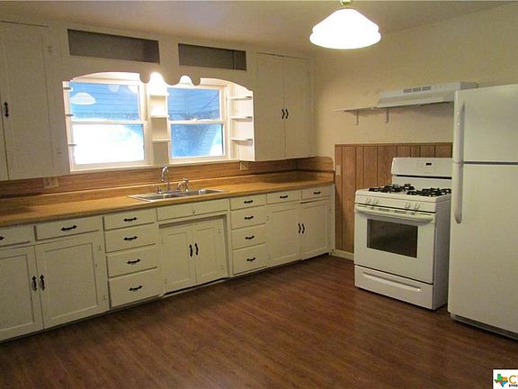 3rd image of 4904 Charter Oak Dr