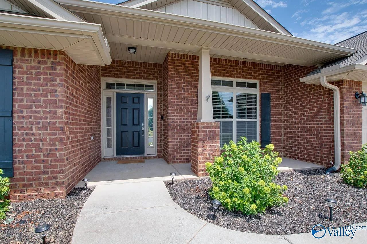4 bed, 3.0 bath, 3000 sqft, $2,650 — Photo 3
