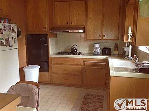 3rd image of 2918 E Division St