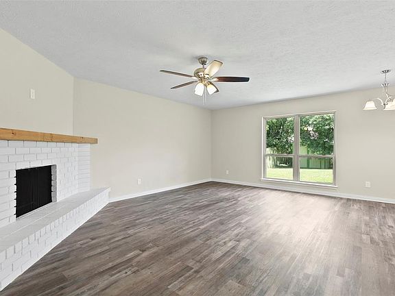 3rd image of 7439 Sandhurst Ln N