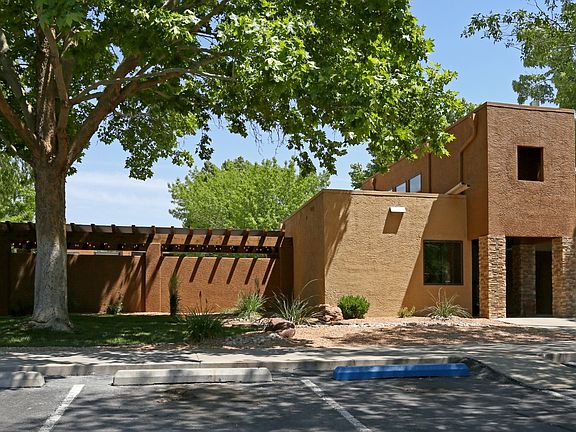 Exterior & Landscaping