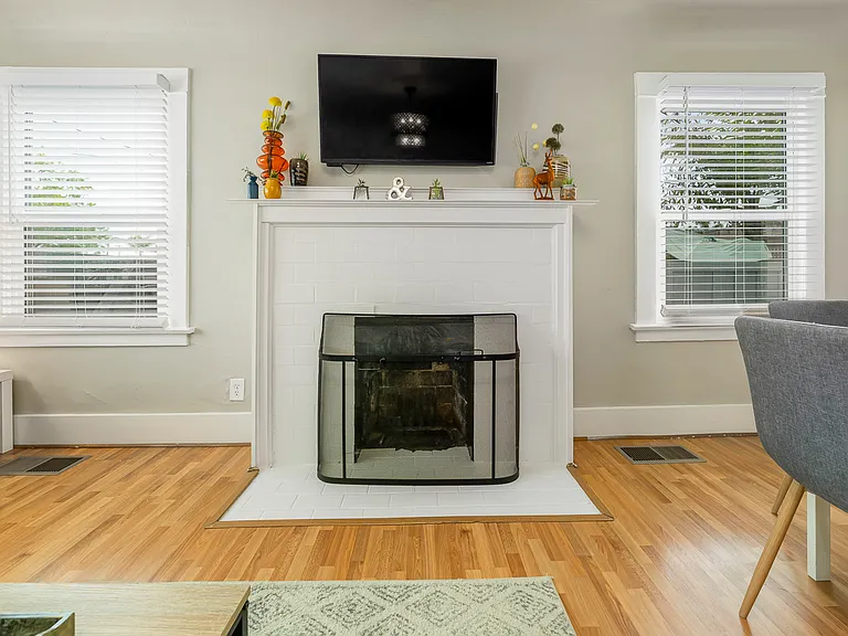 2631 Collier Ave — Photo 16