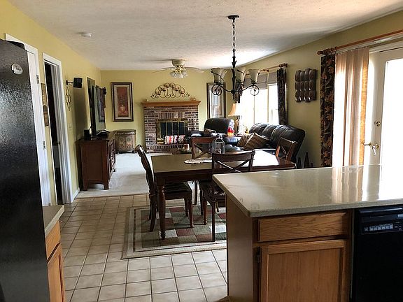 4th image of 1921 Glen Meadow Way