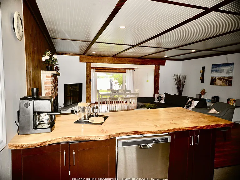 3 Lakeview Cres — Photo 5