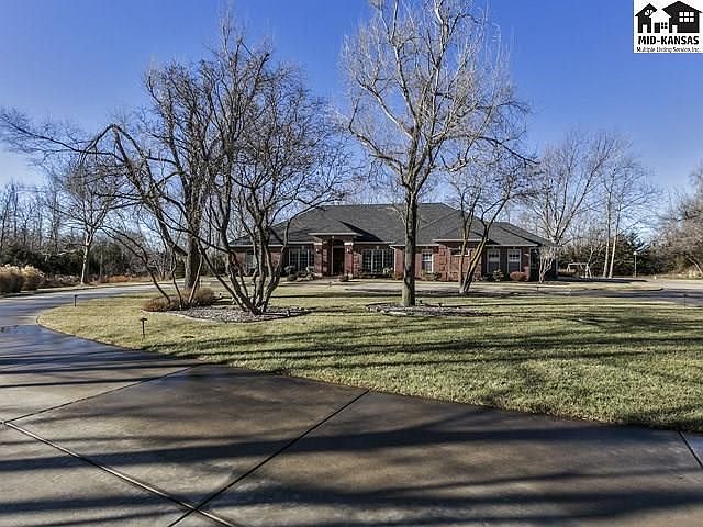 1st image of 2401 Hawthorne Ln