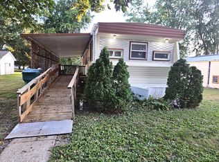 767 Century Ests, Galesburg, IL 61401