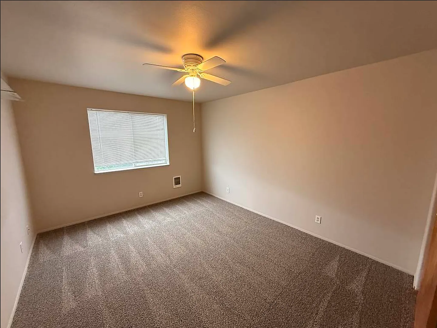 Bright, Open Living In The Heart Of Bend!! — Photo 4