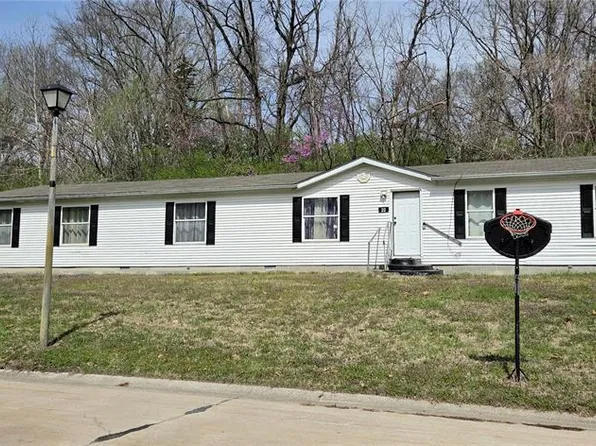 22 Brown Dr, Fairview Heights, IL 62208