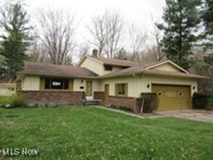 9036 Lindbergh Blvd, Olmsted Falls, OH, 44138