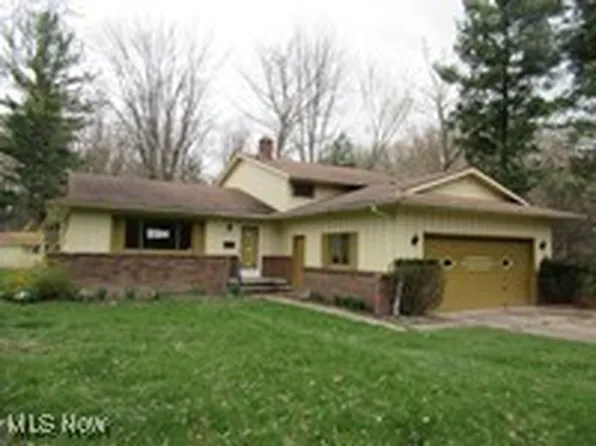 9036 Lindbergh Blvd, Olmsted Falls, OH 44138