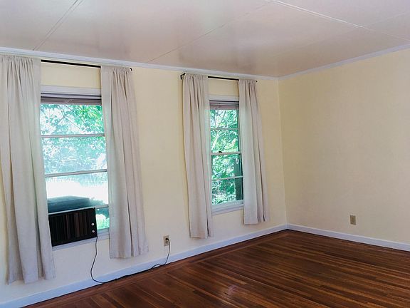 5th image of 195 College Way