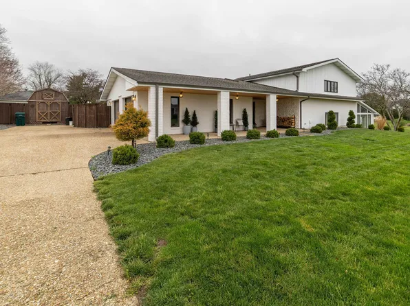 1431 Donlee St, Quincy, IL 62305