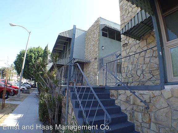 3rd image of 438 Cedar Ave Unit 04