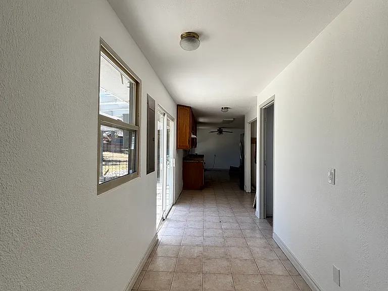 607 S 72nd Ave — Photo 16