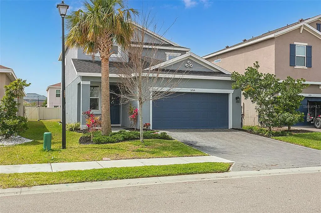4 bed, 2100 sqft, $2,700 — Photo 1
