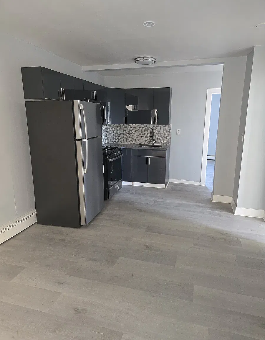 3 bed, $2,600 — Photo 2