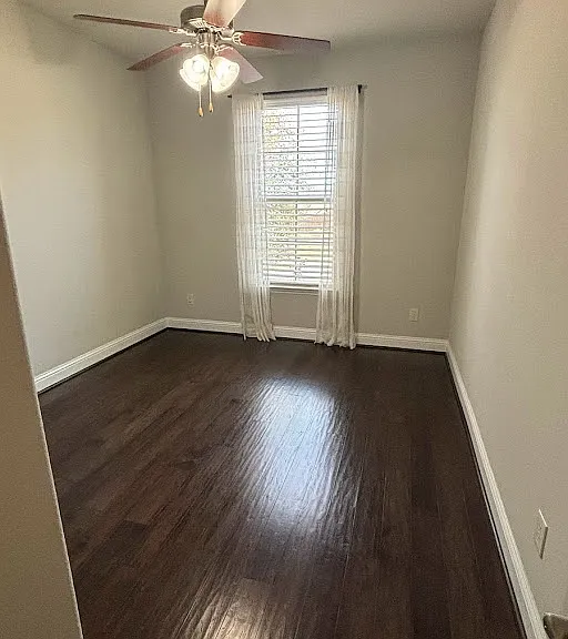 560 Darian Dr — Photo 22