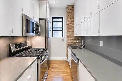 337 E 18th St #3R Photo 1
