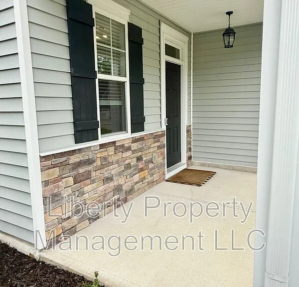 144 Kensington Dr — Photo 4