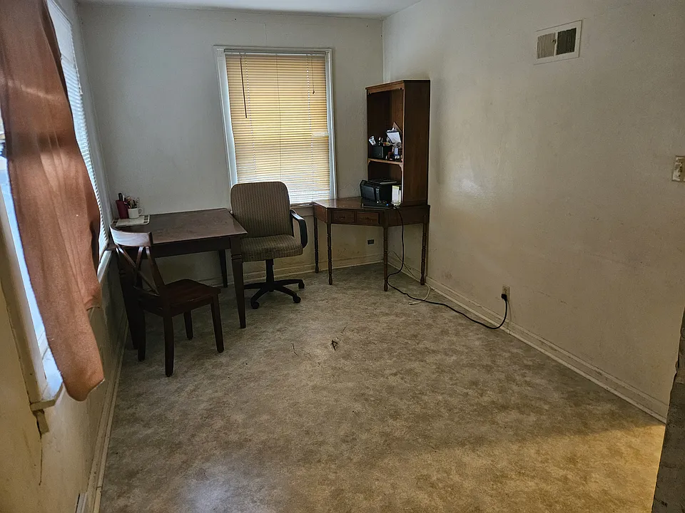Dining / bonus room