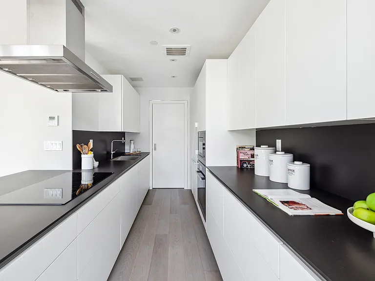 324 W 108th St #Penthouse 2 — Photo 6