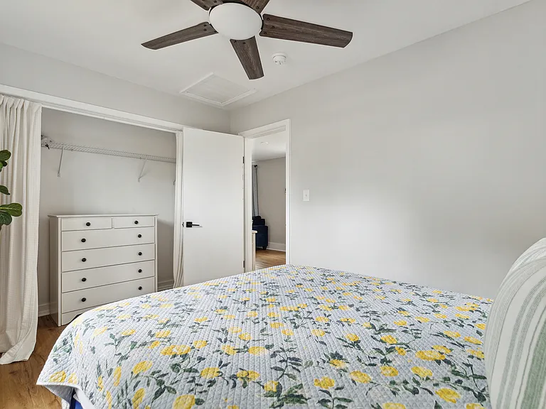 1104 Dickson Ave — Photo 10