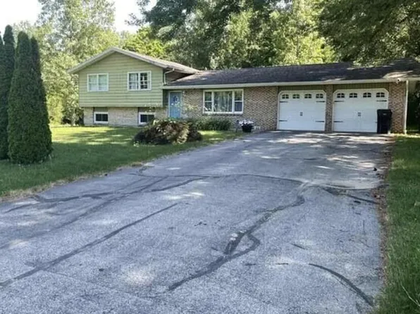 2994 Pershing Dr, Coloma, MI 49038