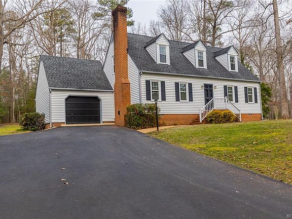 4th image of 3600 S Woodland Cir