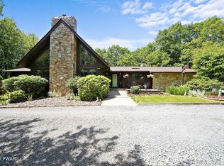 127 Middleton Dr, Milford, PA 18337