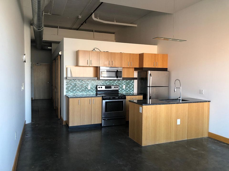 1st image of 900 Terminal Pl APT 165
