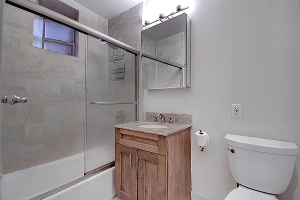 Rented by Urbane Brokerage | media 7