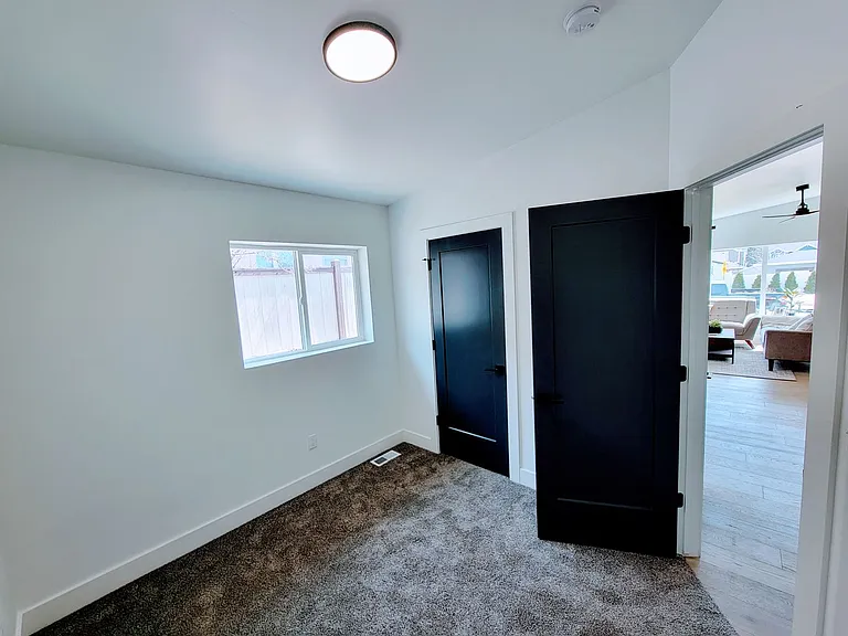 2251 E Lincoln Ln — Photo 30